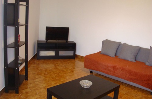 Alverca do Ribatejo Apartment | 2bed 15min Lisbon W/wifi, ac, Parking
