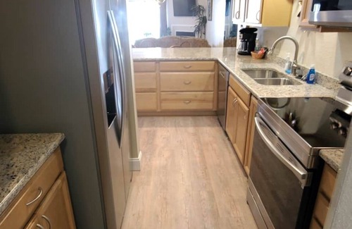 Table Rock Condo | 2bed/2bath 2 Kings! Pool & Hot Tub! Kitchen! Gated Commnty!