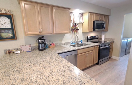 Table Rock Condo | 2bed/2bath 2 Kings! Pool & Hot Tub! Kitchen! Gated Commnty!