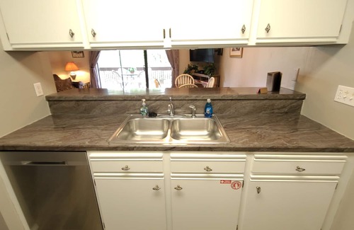 Table Rock Condo | 2bed/2bath 2 Kings! Pool & Hot Tub! Kitchen! Gated Commnty!