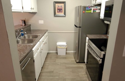 Table Rock Condo | 2bed/2bath 2 Kings! Pool & Hot Tub! Kitchen! Gated Commnty!