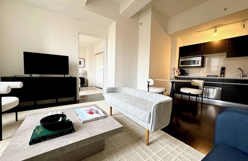 Financial District Apartment | 2bed/2bath Downtown Manhattan - Gym, Doorman, Rooftop