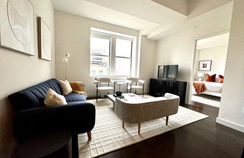 Financial District Apartment | 2bed/2bath Downtown Manhattan - Gym, Doorman, Rooftop