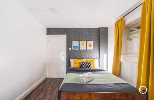 Weavers Apartment | 2BED Brick Lane residence Urban Escape