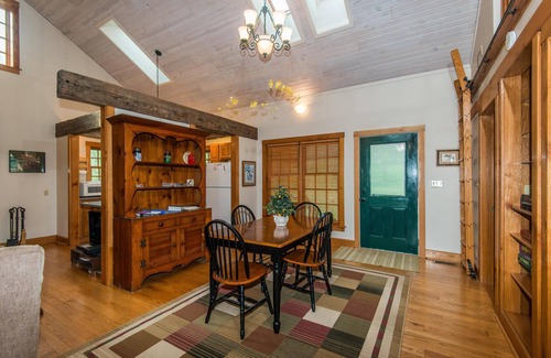 Nashville Cabin | 2BR, 1 BA Log Cabin