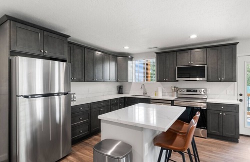 St. Charles Apartment | 2BR/2BA Condo near Bear Lake