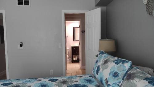 Gulf Gate Estates Apartment | 2BR/2BA condo Sienna Park