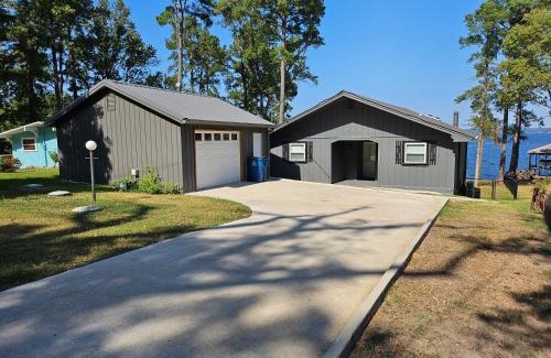 Henderson County House | 2BR 2BA Waterfront Lake Palestine Home with Boathouse Firepit New Furnishing