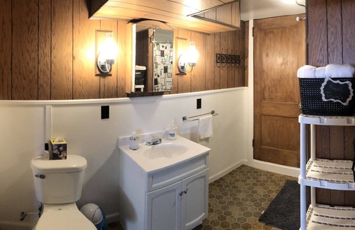 Beattyville House | 2BR/2BA Work/Play in the RRG
