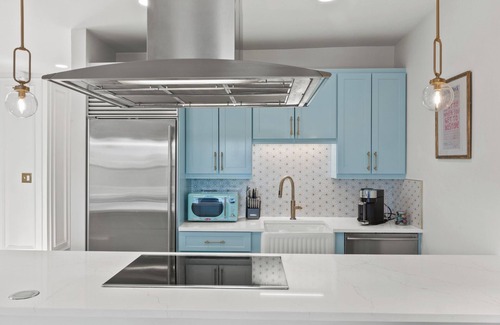 Columbus Apartment | 2BR Apt Near Copley, Boston Comm, Public Library, Fenway, Back Bay, Beacon Hill