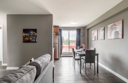 Rosedale Apartment | 2BR Apt - Near Downtown Hamilton - Sleeps 6!