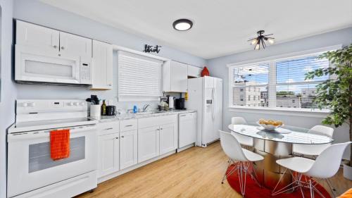 North End House | 2BR Beach Escape - Walk to Boardwalk - Parking
