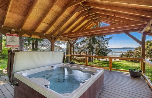 West Beach Cabin | 2BR Beachfront Cabin on epic west-facing beach beach with sunsets!