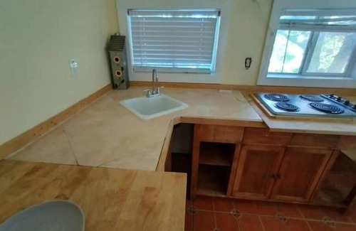 United Central Apartment | 2BR! Cozy -Quaint - Centrally Located!