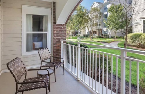 Pennington Bend Condo | 2br Deluxe Condo on the River in Heart of Music City!
