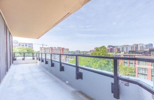 Radnor - Fort Myer Heights Apartment | 2BR Executive Apartment in Prime Location