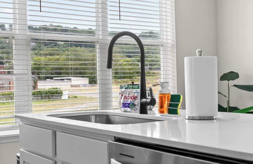 Chattanooga Apartment | 2BR Gem in Chattanooga Southside at the Poplin