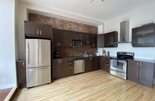 Golden Square Mile Condo | 2BR Historic Luxury Retreat in the Heart of Golden Square Mile Downtown Montreal