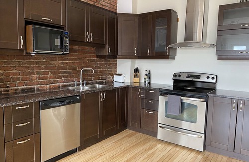 Golden Square Mile Condo | 2BR Historic Luxury Retreat in the Heart of Golden Square Mile Downtown Montreal