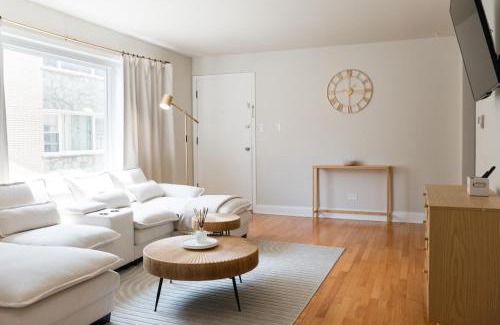 O'Hare Apartment | 2BR Near OHare and Transit Newly Furnished Modern