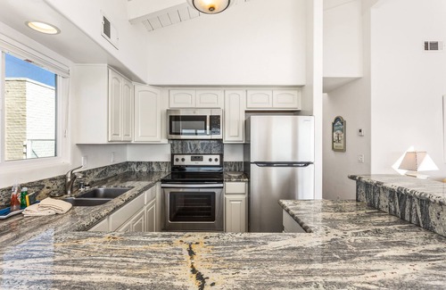 South Oceanside Condo | 2BR Oceanfront Condo | Private Balcony | Spacious