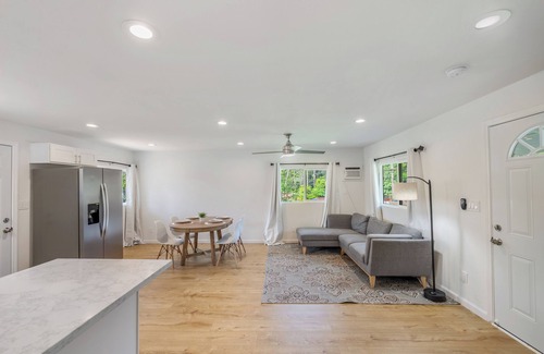 Wahiawa House | 2BR Wahiawa Sleeps 4 + AC WiFi Pet-Friendly Parking
