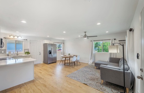 Wahiawa House | 2BR Wahiawa Sleeps 4 + AC WiFi Pet-Friendly Parking