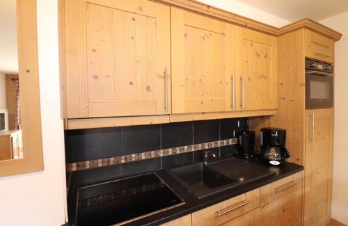 Les Almes Apartment | 2nd floor, balcony, parking, tv, ski locker, 60m², Tignes