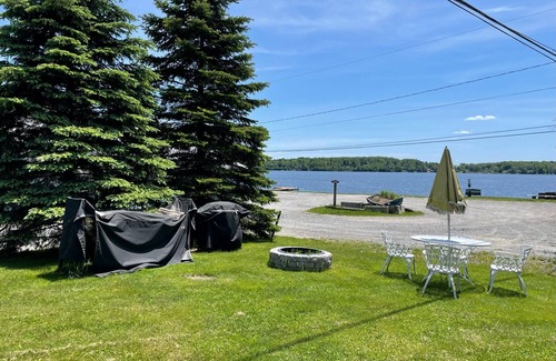 Aldenville Apartment | 2nd story lake view, private deck- close to Scranton, Honesdale & Elk Mountain!