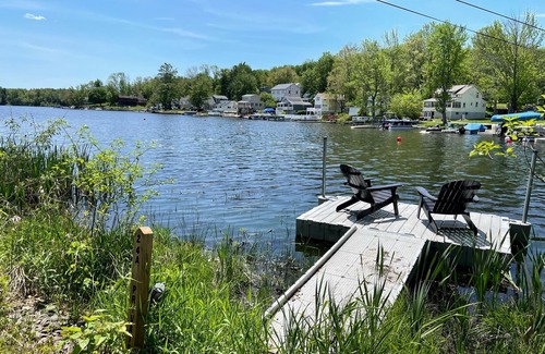Aldenville Apartment | 2nd story lake view, private deck- close to Scranton, Honesdale & Elk Mountain!
