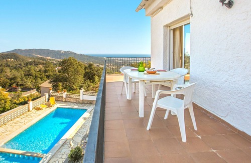 Lloret Blau Villa | 2TER01 - House with 3 bedrooms with private pool located in a very quiet residential area 7 kms from the beach of Lloret de Mar