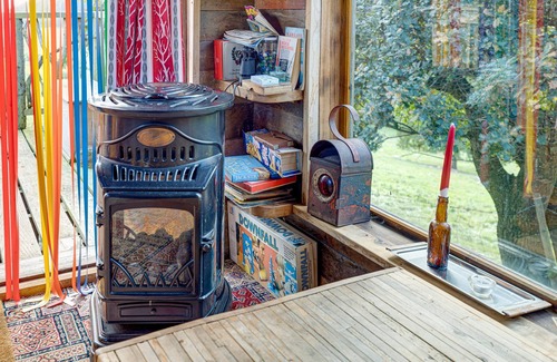 Scarborough Cabin | 2x Double Bed - Glamping Wagon, Dalby Forest
