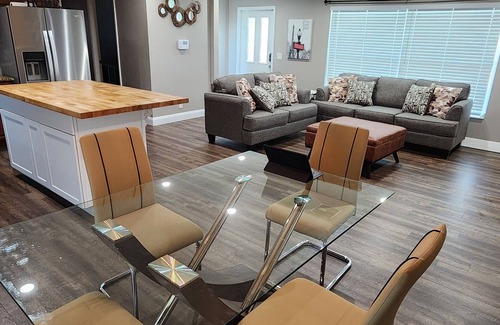 Riviera Beach House | 3/2 near the beach, boat docks, and snorkeling big yard and electric car charger