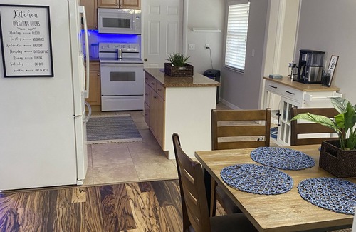 Melbourne House | 3/2 pet friendly private home located in Downtown Melbourne