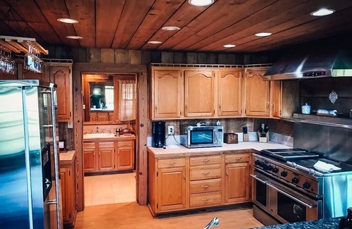 Lancing Cabin | 3/2 Rustic Tennessee Mountain Cabin With Loft