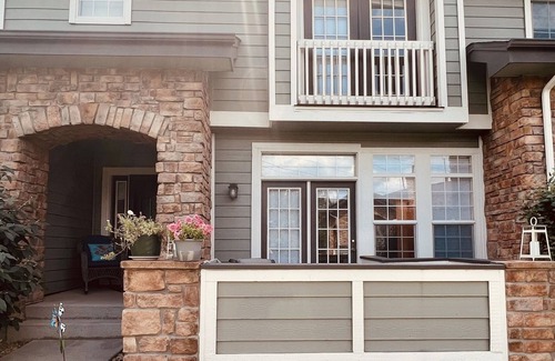 Columbine Valley House | 3/2 Townhome right off walking trail/1 mile downtown Littleton