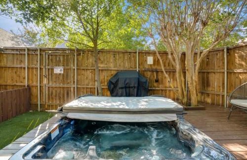 Far North Dallas House | 3-BD 2-BA Northern Dallas Retreat Hot Tub and BBQ