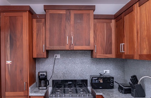 San Francisco de Macoris Apartment | 3 Bd apt | Hot water, AC, WIFI, TV, Pool, Parking.