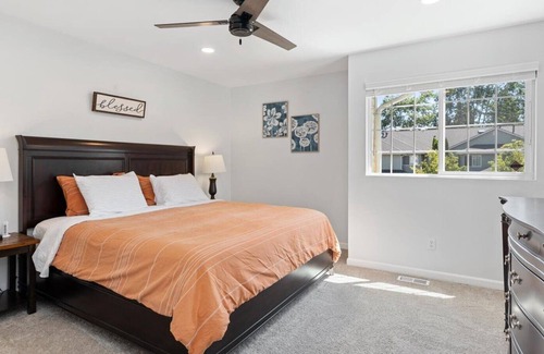 Seattle Hill-Silver Firs House | 3 Bed 2.5 Bath Private Townhome - Quiet, long stays