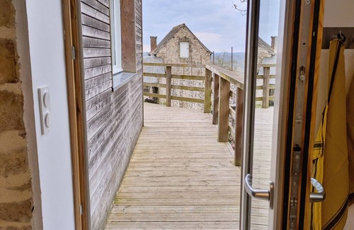 Sainte-Suzanne-and-Chammes Cottage | 3-bedroom independent house - modern comfort and historic charm, pets allowed