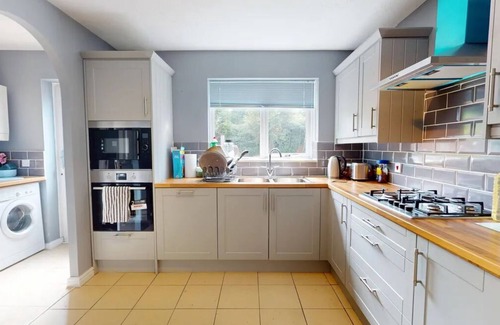 Ely House | 3 bed house for up to 6 people In Cardiff, Wales