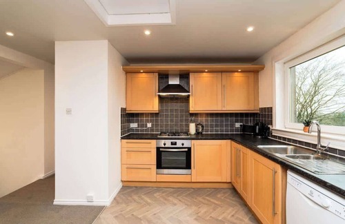 Glasgow House | 3 Bed House-Free Parking-6Beds
