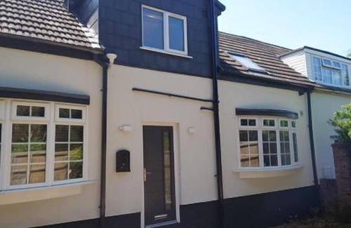 Spalding Cottage | 3 bed house with parking and terrace