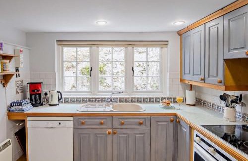 Ventnor House | 3 Bed in Niton Undercliff IC125