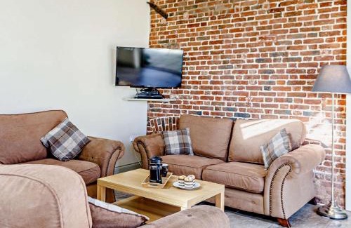 Long Barn House | 3 Bed in Taunton BLABA