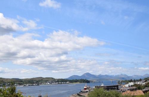 Stein House | 3 Bed in Waternish 93005