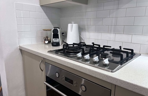 Alexandria House | 3 Bed Terrace - Prime Location, modern comforts
