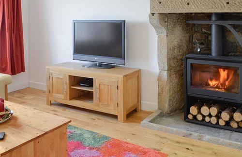Lochwinnoch Cottage | 3 bedroom accommodation in Near Lochwinnoch