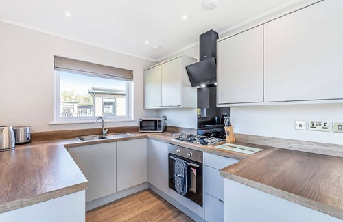 Poulton-le-Fylde Ski Chalet | 3 bedroom accommodation in Poulton-Le-Fylde