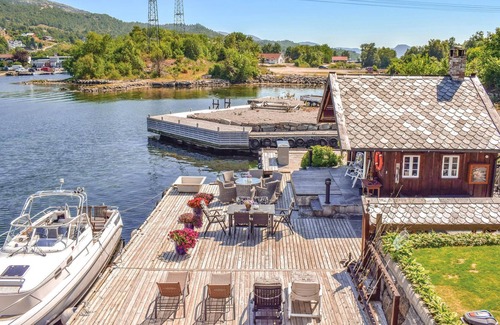 Skjoldastraumen House | 3 bedroom accommodation in Skjoldastraumen